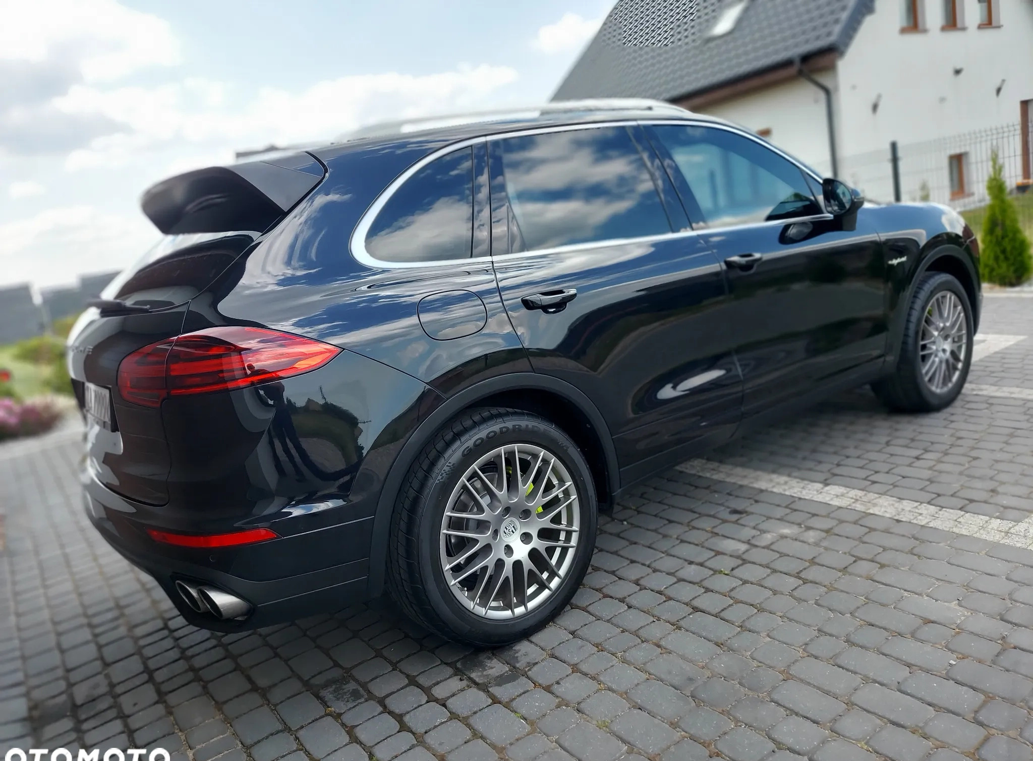 Porsche Cayenne cena 169000 przebieg: 210000, rok produkcji 2015 z Barlinek małe 742